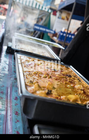 Lebensmittel für den Verkauf in geht im Geschmack von Frühling Essen Messe in Banbury, Oxfordshire, am 22. April 2018 Stockfoto