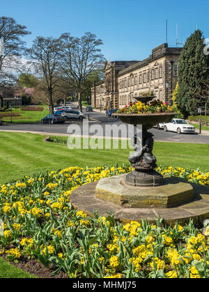 Crescent Gardens im Frühjahr Harrogate, North Yorkshire England Stockfoto