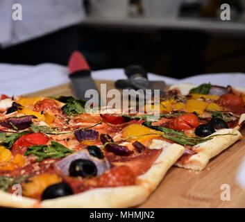 Pizza gemacht und an der Warwick Essen Messe, Warwick, Warwickshire, Großbritannien Stockfoto