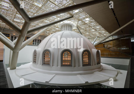 Innenansicht von Singapur National Gallery. Die Galerie überwacht die grösste öffentliche Sammlung der Welt von Singapur und Südostasien Asiatische Kunst. Stockfoto