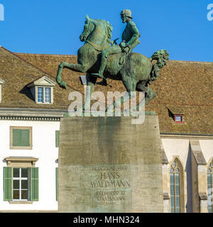 Das reiterdenkmal von Hans Waldmann (1937), Bürgermeister von Zürich und Swiss Military Leader, Schweiz Stockfoto