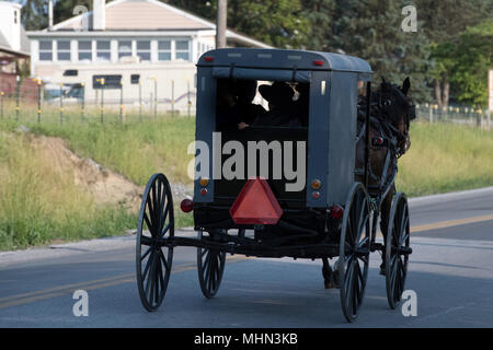 Pferdewagen buggy in Lancaster pennsylvania Amish Country Stockfoto