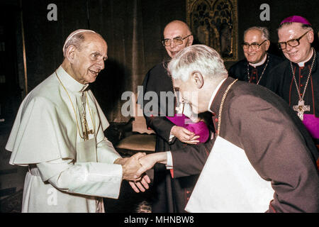 Papst Paul VI. und Kardinal Ratzinger 13 10 1977 Stockfoto