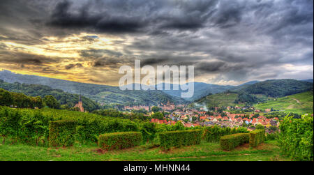 Anzeigen von Andlau Dorf in den Vogesen - Elsass, Frankreich Stockfoto