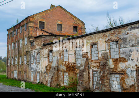 Das alte Gebäude in Russland zerstört Stockfoto