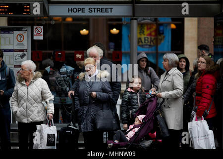 Glasgow in Schottland, Hope Street Bushaltestelle Stockfoto