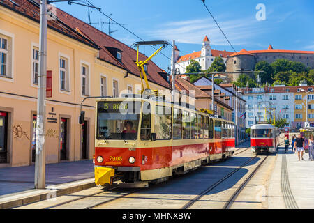 BRATISLAVA, SLOWAKEI - 11. AUGUST: ein Tatra T6 A5 Straßenbahn in Bratislav Stockfoto