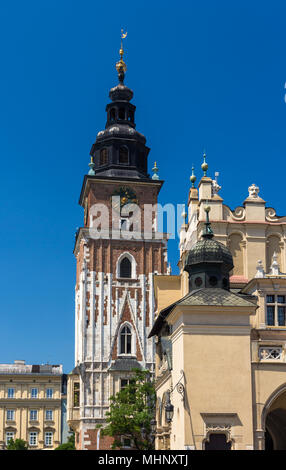 Rathaus und Tuchhallen in Krakau - Polen Stockfoto