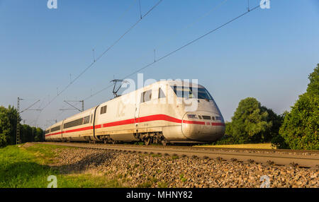 OFFENBURG, Deutschland - Juli 10: Intercity Express Zug von Deutsch Stockfoto