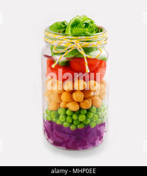 In einem jar-Salat. Gesunde hausgemachte Mason Jar-Salat. Das Konzept der gesunden Ernährung für die ganze Familie. Stockfoto