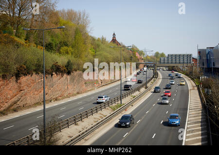 M60 Autobahn verläuft Stockport Stadtzentrum schneiden Durch er Städte in Cheshire Sandstein Stockfoto