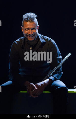 Flötenspieler Magic Malik (Malik Mezzadri) vor einem Konzert im Torino Jazz Festival dargestellt Stockfoto