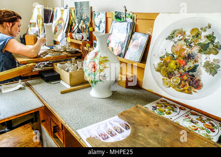 Meissener Porzellan Fabrik, die Frau in der Kunst Workshop, Sachsen, Meißen Deutschland Stockfoto