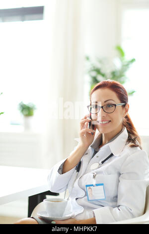 Krankenhaus und Medizin. Arzt bei der Arbeit Stockfoto