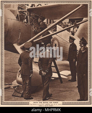 König Edward VIII. Mit der Royal Air Force 1937 alte vintage Bild drucken Stockfoto