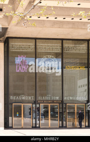 Im Vivian Beaumont Theatre ist ein Theater im Lincoln Center für Darstellende Künste, NEW YORK CITY, USA Stockfoto