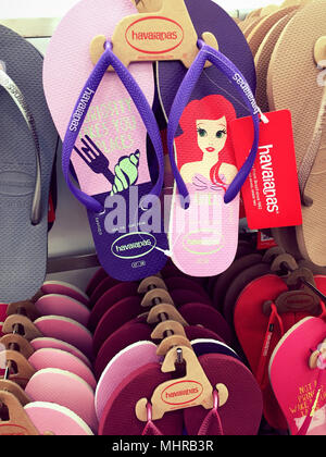 Havaianas Flip Flops Anzeige an Lord & Taylor in New York City, USA Stockfoto