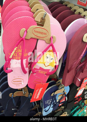 Havaianas Flip Flops Anzeige an Lord & Taylor in New York City, USA Stockfoto