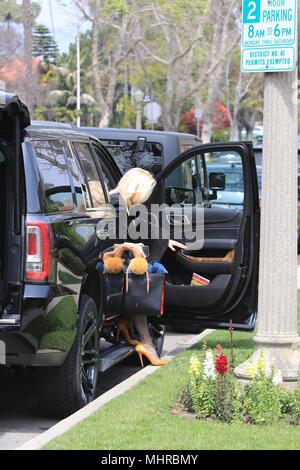 Gwen Stefani und Blake Shelton nehmen die Kinder in die Kirche am Ostersonntag in Los Angeles, United States. Mit: Gwen Stefani Wo: Los Angeles, Kalifornien, Vereinigte Staaten, wenn: 01 Apr 2018 Credit: WENN.com Stockfoto