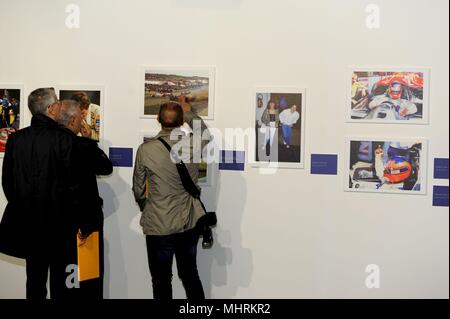 MUSEUM DER AUTORROME MONZA ENI STROMKREIS VORSCHAU AUF DIE AUSSTELLUNG Gilles Villeneuve. Der Mythos, dass NICHT stirbt. Fotografen ERCOLE COLOMBO (gianpietro Malosio, MONZA - 2018-05-03) ps das Foto verwendet werden können, wobei der Kontext, in dem es aufgenommen wurde, und ohne die diffamierende Absicht der Dekoration der Menschen vertreten Stockfoto