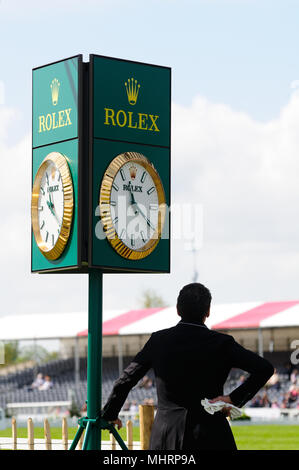 Gloucestershire, Vereinigtes Königreich. 3. Mai 2018. Sir Mark Todd beobachten die Dressur Phase des 2018 Mitsubishi Motors Badminton Horse Trials, Badminton, Vereinigtes Königreich. Jonathan Clarke/Alamy leben Nachrichten Stockfoto