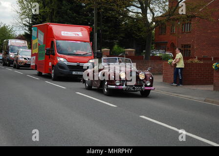 Doncaster, UK, 3. Mai, 2018. Die Karawane vor Rennen der Männer in Hatfield. Hannah Hallen/Alamy leben Nachrichten Stockfoto