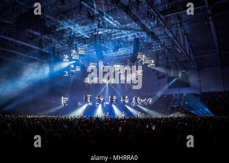 Norwegen, Oslo - Mai 2, 2018. Die amerikanische Heavy Metal Band Metallica führt live Konzerte in der Telenor Arena in Oslo. (Foto: Gonzales Foto - Terje Dokken). Stockfoto