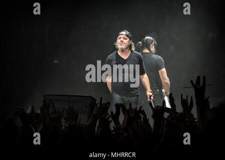 Norwegen, Oslo - Mai 2, 2018. Die amerikanische Heavy Metal Band Metallica führt live Konzerte in der Telenor Arena in Oslo. Hier Schlagzeuger Lars Ulrich ist live auf der Bühne gesehen. (Foto: Gonzales Foto - Terje Dokken). Stockfoto