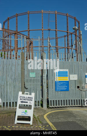 London, Großbritannien, 3. Mai 2018. Wahllokal in Tower Hamlets, East London, während der lokalen Regierung Wahltag. Credit: Julio Etchart zu ihrem/Alamy leben Nachrichten Stockfoto