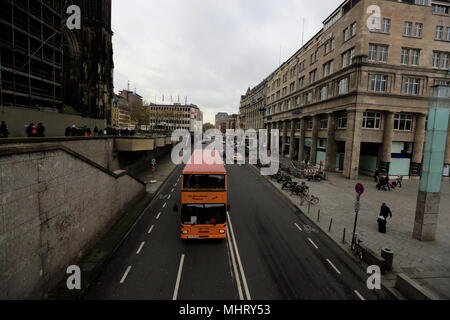 Blick auf die Straße von Köln, Nordrhein-Westfalen, Deutschland. Stockfoto