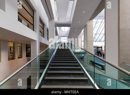 Moderne Architektur Treppen innen Montreal Fine Art Museum Stockfoto