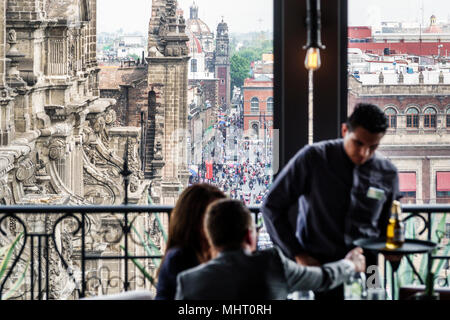 Mexiko-Stadt, Hispanic, Centro historico, historisches Zentrum, El Balcon del Zocalo, Restaurant Restaurants Essen Essen Essen Café Cafés, Bar Lounge Pub, Terrasse Stockfoto