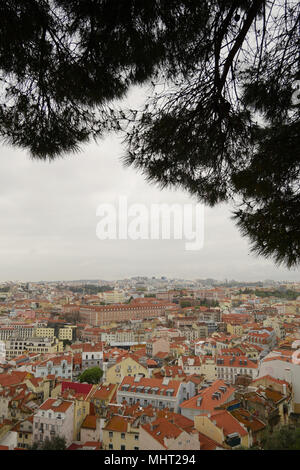 Lissabon Panorama, von der Gnade Kloster - Convento da Graça, Lissabon, Portugal gesehen Stockfoto