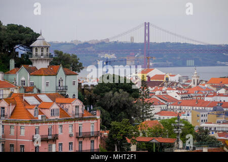 Lissabon Panorama, von der Gnade Kloster - Convento da Graça, Lissabon, Portugal gesehen Stockfoto