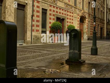 Turin, der Region Piemont, Italien. Mai 2018. Die symbolische Brunnen von Turin, die torello oder turet in Piemont. Sie sind in jeder Ecke gefunden. Stockfoto