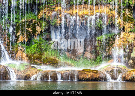 Wasserfall im Königlichen Palast und Garten in Caserta, Italien Stockfoto