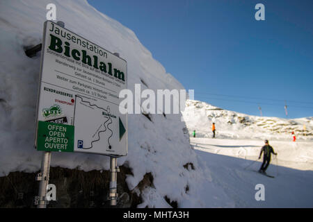 Tux, Tirol, Schwaz, Österreich - 12. Februar 2015: Ski Resort am Hintertuxer Gletscher Stockfoto