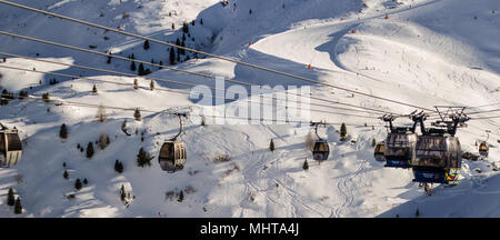 Tux, Tirol, Schwaz, Österreich - 12. Februar 2015: Ski Resort am Hintertuxer Gletscher Stockfoto