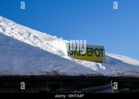 Tux, Tirol, Schwaz, Österreich - 12. Februar 2015: Ski Resort am Hintertuxer Gletscher Stockfoto