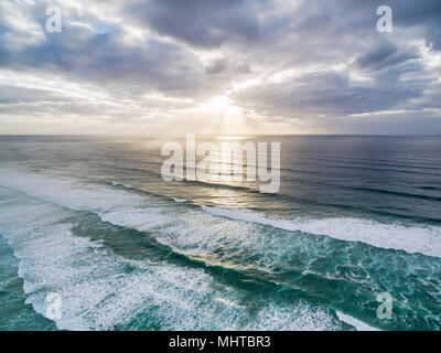 Sonnenuntergang über dem Ozean-minimalistischen Landschaft Stockfoto