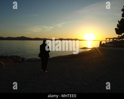 Friedliche Stadt,, Urlaub, Familie, Kinder, Haustiere, Urlaub Ecke sunset Kroatien puntamika, Schönheit und Natur, Meer und natürliche Farben Stockfoto