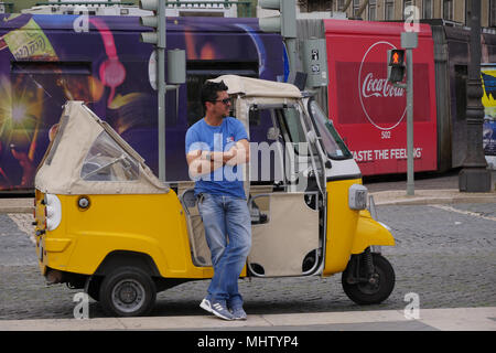 Tuk-Tuk in Martim Moniz Station, Baixa, Lissabon, Portugal Stockfoto