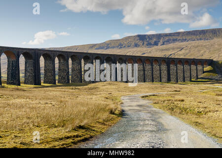 Die ribblehead Viadukt und dem Weg dorthin. Stockfoto