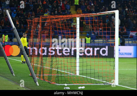 Charkow, Ukraine - 21. FEBRUAR 2018: Die leeren Tor Netz der OSK Metalist Stadion während der UEFA Champions League Runde 16 Spiel Shakhtar v Rom gesehen Stockfoto