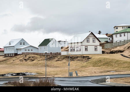 West Island - typische Häuser in der malerischen Stadt Stykkishólmur auf der Halbinsel Snaefellsnes. Stockfoto