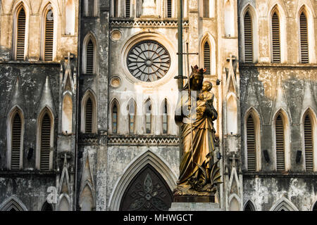 Hanoi, Vietnam; St Joseph's Cathedral, 1886 eingeweiht. Stockfoto