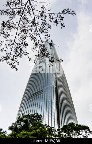 Lotte World Tower ist ein 123-, 554,5 Meter (1.819 ft) super hohen Wolkenkratzer in Seoul. Derzeit das höchste Gebäude in Südkorea. Stockfoto