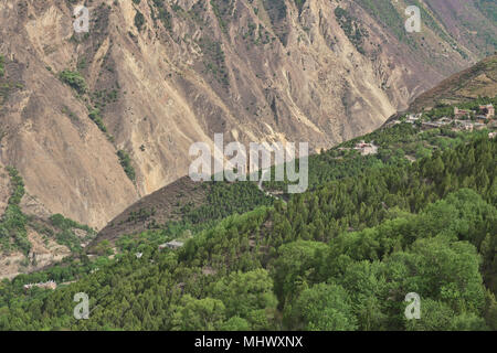 Alte Qiang Stein Wachturm in der Tibetischen Dorf Jiaju, Sichuan, China Stockfoto