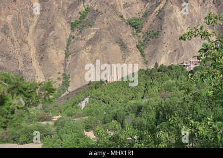 Alte Qiang Stein Wachturm in der Tibetischen Dorf Jiaju, Sichuan, China Stockfoto