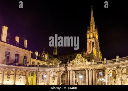 Blick auf Basilika Saint-Epvre in Nancy in der Nacht - Frankreich, Lothringen Stockfoto